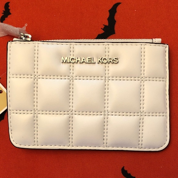 Authentic Michael Kors Ivory Quilted Card Pouch/key chain. New with tag. - Picture 1 of 10